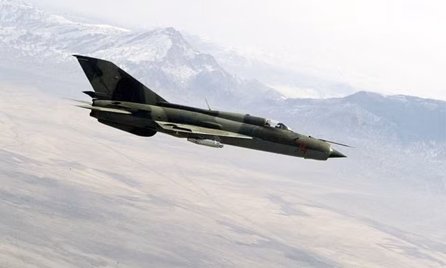 MiG-21 Fishbed đang bay (A. Solomonov/RIA Novosti)