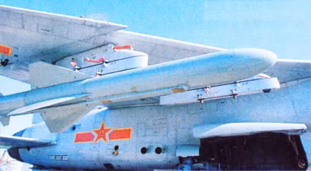 Tên lửa chống hạm YJ-81 lắp dưới cánh tiêm kích-bom JH-7