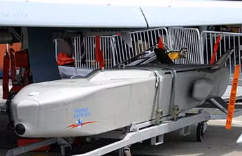 Tên lửa đối đất tầm xa Taurus KEPD 350 được trang bị trên máy bay Gripen