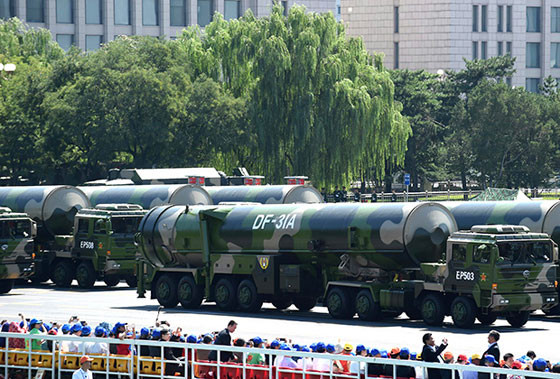 Tên lửa đường đạn xuyên lục địa DF-31 trong cuộc duyệt binh ngày 3/9/2015 (Pan Yulong / Zuma / Global Look)