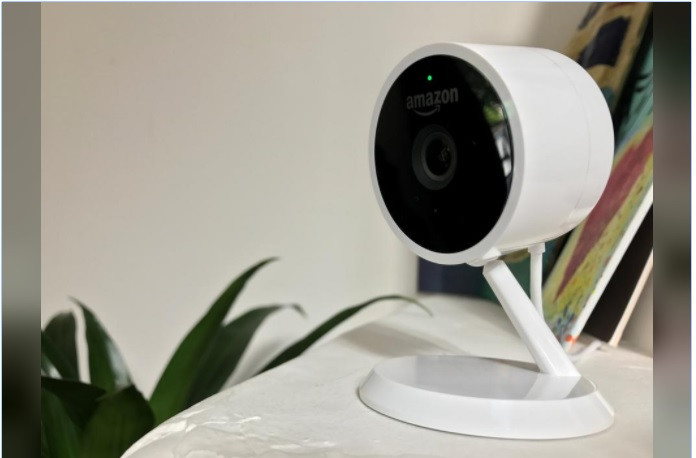  Camera được kiểm soát từ đám mây của Amazon. Ảnh Reuters