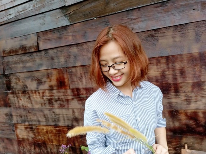 Vivo V5 có camera trước 20 MP, giúp bức ảnh selfie đạt chất lượng cao. Hỗ trợ chế độ làm đẹp Face Beauty 6.0 với các tuỳ chỉnh: làm mịn da, mắt to, khuôn mặt thon gọn. Vivo V5 có camera trước 20 MP, giúp bức ảnh selfie đạt chất lượng cao. Hỗ trợ chế độ làm đẹp Face Beauty 6.0 với các tuỳ chỉnh: làm mịn da, mắt to, khuôn mặt thon gọn.