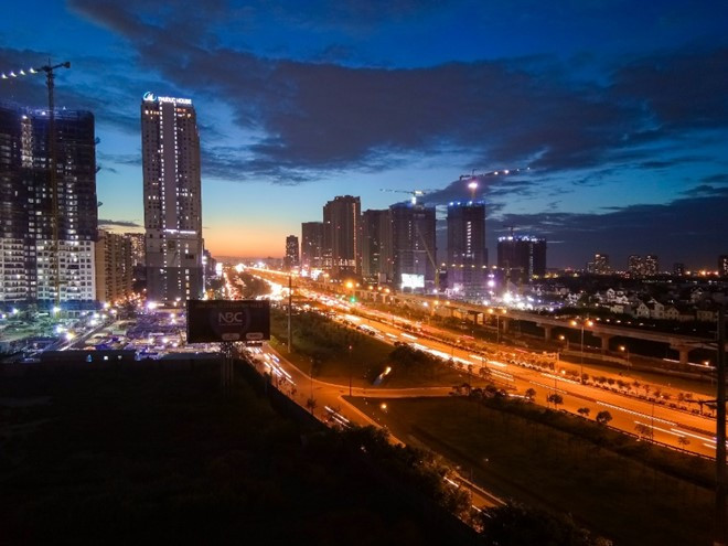 Khả năng chỉnh tay và phơi sáng tối đa thích hợp cho các tín đồ nhiếp ảnh. Ảnh trên được chụp với ISO 100, phơi sáng trong 1,2 giây, WB đèn huỳnh quang. Khả năng chỉnh tay và phơi sáng tối đa thích hợp cho các tín đồ nhiếp ảnh. Ảnh trên được chụp với ISO 100, phơi sáng trong 1,2 giây, WB đèn huỳnh quang.