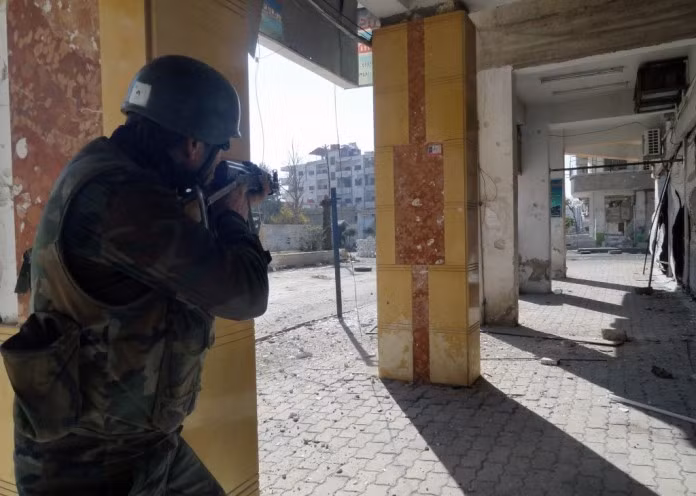 Binh sĩ Syria chiến đấu ở Darayya