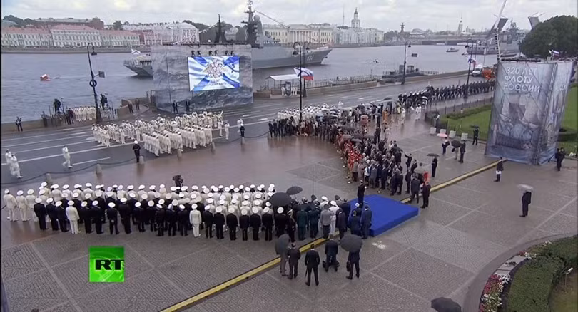 Cuộc diễu hành quân sự của Nga ở Saint-Petersburg