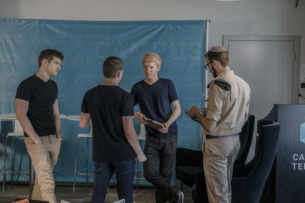 Hai anh em người Ireland này đã biến 7 dòng code trở thành startup 9,2 tỷ USD như thế nào? ảnh 3