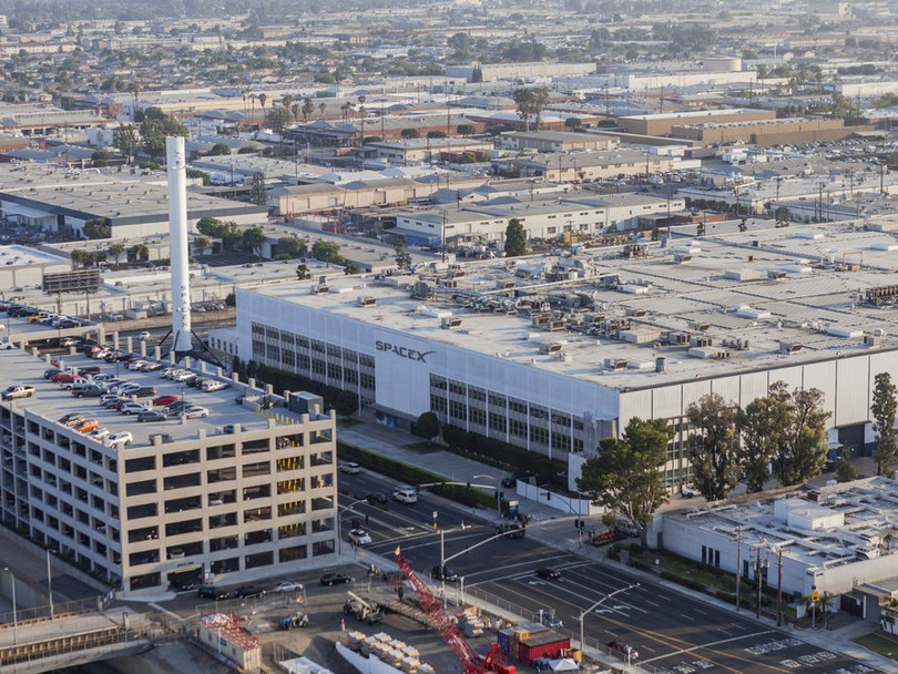 Bãi đậu xe của công ty SpaceX