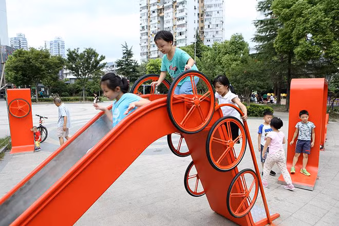 Bánh xe được dùng để chế tạo khung các bộ phận trong công viên vui chơi