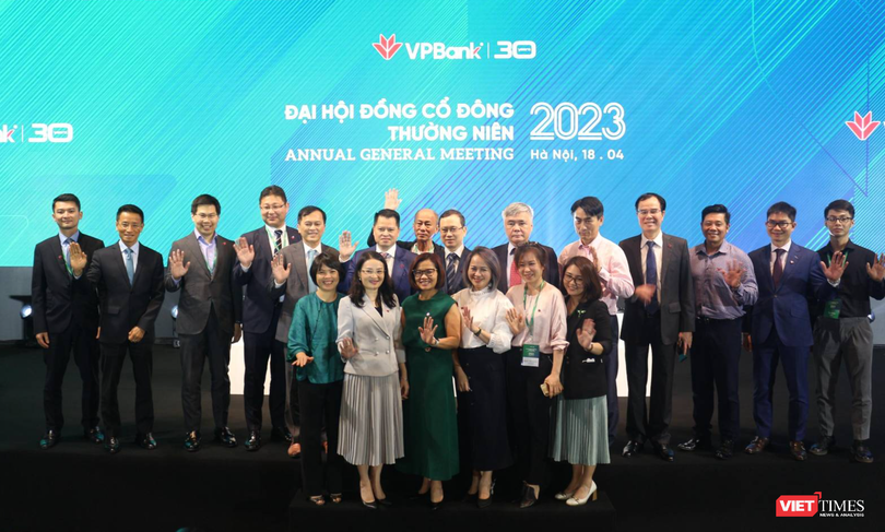 AGM 2023 của VPBank: Tham gia tái cơ cấu TCTD yếu kém, tự tin mục tiêu lợi nhuận tỉ USD ảnh 29 AGM 2023 của VPBank: Tham gia tái cơ cấu TCTD yếu kém, tự tin mục tiêu lợi nhuận tỉ USD ảnh 29