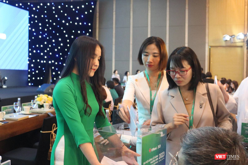 AGM 2023 của VPBank: Tham gia tái cơ cấu TCTD yếu kém, tự tin mục tiêu lợi nhuận tỉ USD ảnh 23 AGM 2023 của VPBank: Tham gia tái cơ cấu TCTD yếu kém, tự tin mục tiêu lợi nhuận tỉ USD ảnh 23