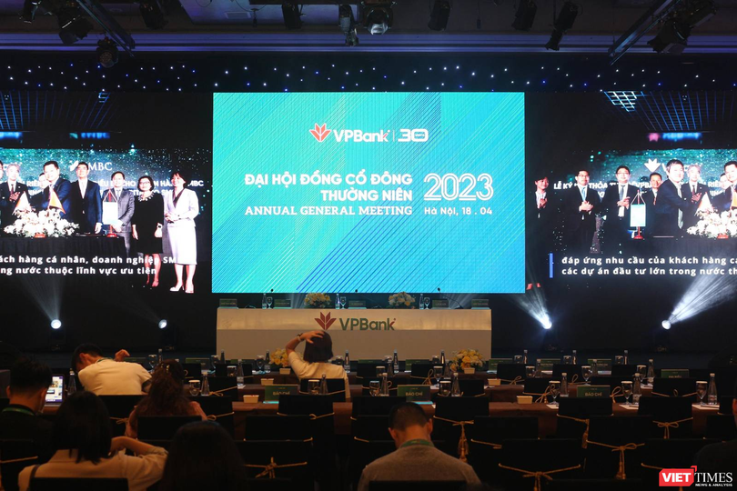 AGM 2023 của VPBank: Tham gia tái cơ cấu TCTD yếu kém, tự tin mục tiêu lợi nhuận tỉ USD ảnh 7 AGM 2023 của VPBank: Tham gia tái cơ cấu TCTD yếu kém, tự tin mục tiêu lợi nhuận tỉ USD ảnh 7