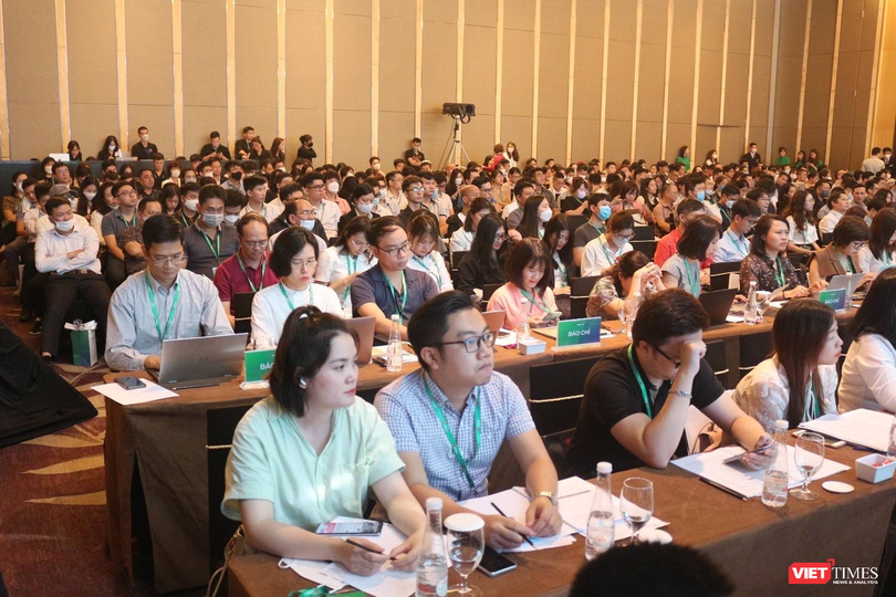 Hội trường tổ chức AGM 2023 của VPBank không còn chỗ trống! Hội trường tổ chức AGM 2023 của VPBank không còn chỗ trống!