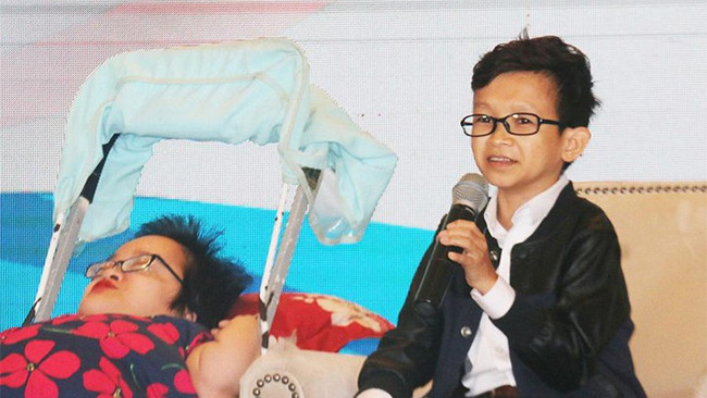 Thày giáo Nguyễn Văn Hùng kể lại cơ duyên đến với nghề giáo.