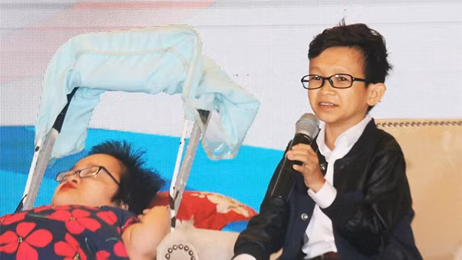 Thày giáo Nguyễn Văn Hùng kể lại cơ duyên đến với nghề giáo.