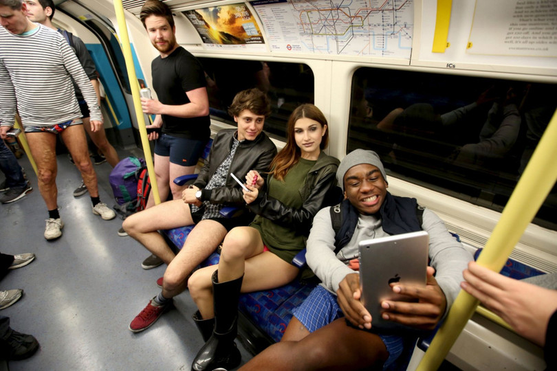 "Không quần đi tàu điện ngầm" là sự kiện tổ chức vào tháng 1 hàng năm tại nhiều thành phố trên thế giới. Nguồn: Telegraph