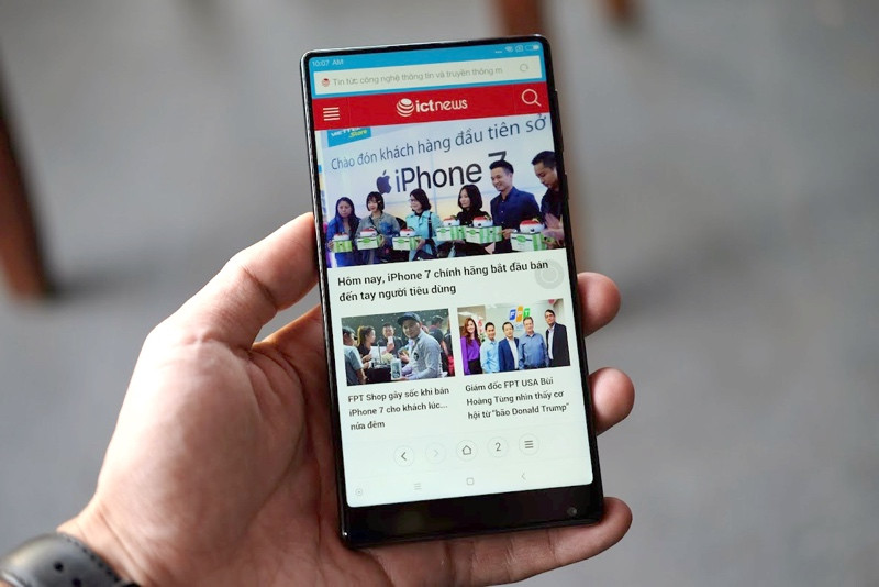 Điện thoại không viền: Xu hướng mới năm 2017 ảnh 1