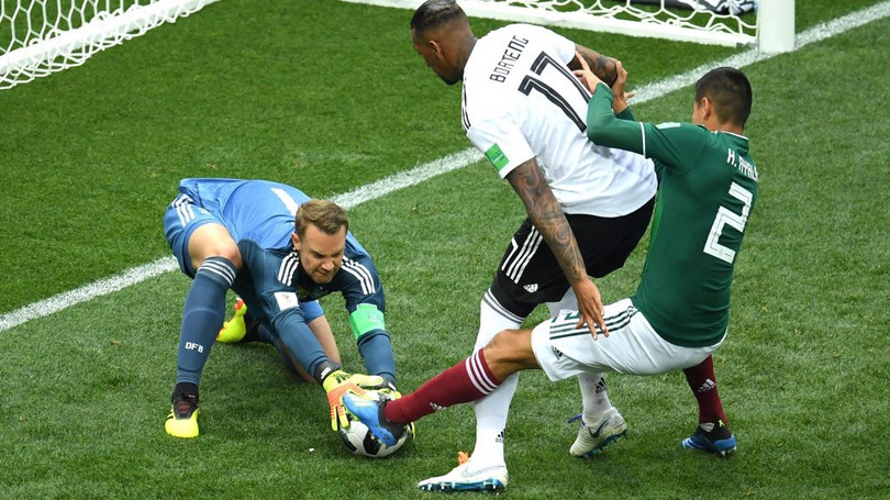 Hàng phòng ngự của tuyển Đức chỉ có Boateng và Hummels giữ vị trí trong các pha tấn công. Ảnh: EuroSport