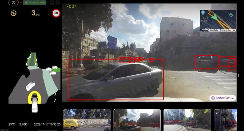 Phần mềm Imagry phát hiện một chiếc ô tô cắt ngang đường của nó và giảm tốc độ. Ảnh chụp màn hình video NoCamels