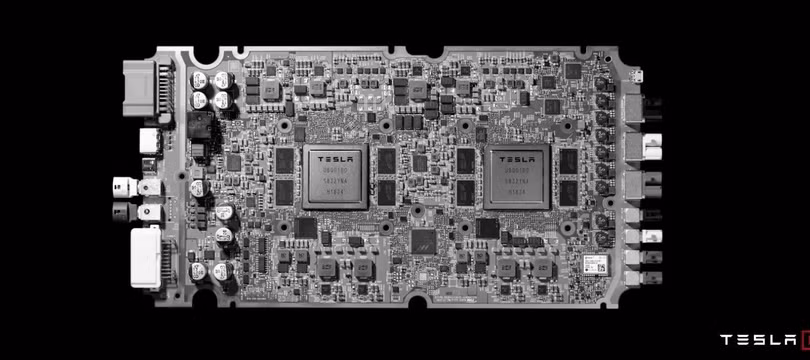 Chip cho máy tính xe tự lái FSD của Tesla. Ảnh minh họa ElecTrek