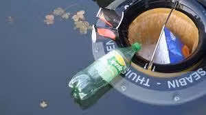 Seabin, thiết bị thu gom rác thải nhựa trên biển. Ảnh Popular Science