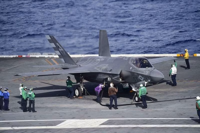  Máy bay tiêm kích tàng hình thế hệ 5 F35 trên tàu sân bay. Ảnh Topwar