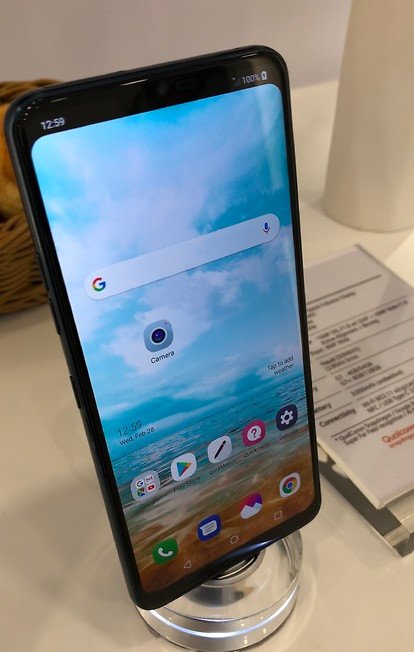 Nguyên mẫu LG G7 (Neo) bất ngời bị lộ trong triển lãm MWC 2018 diễn ra tại Barcelona. Nguồn: Ynet