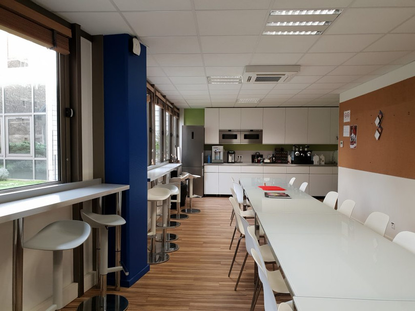 Khi chụp trong nhà, ảnh do S9+ thu được có màu sắc sặc sỡ, cân bằng trắng tốt và vẫn giữ nguyên chi tiết ở những vùng có điều kiện ánh sáng thấp.. Nguồn: DxOMark