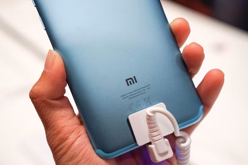 Mi A2 trang bị chuẩn kết nối Type C trong khi Mi A2 Lite dùng chuẩn Micro USB Mi A2 trang bị chuẩn kết nối Type C trong khi Mi A2 Lite dùng chuẩn Micro USB