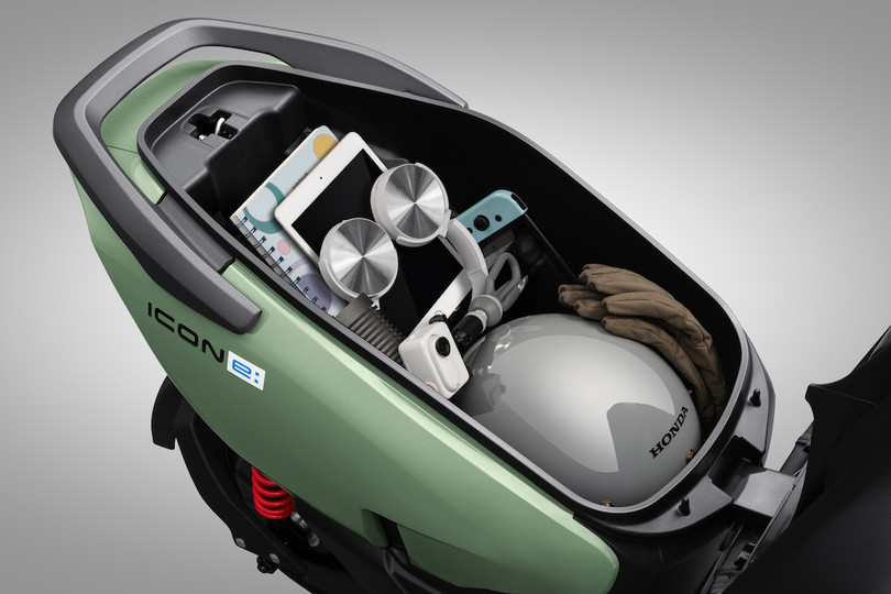 Copy of 9 - Hộc đựng đồ dưới yên copy 1.jpg