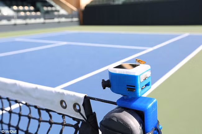 Chú robot có tên là In/Out sẽ được gắn trực tiếp trên lưới