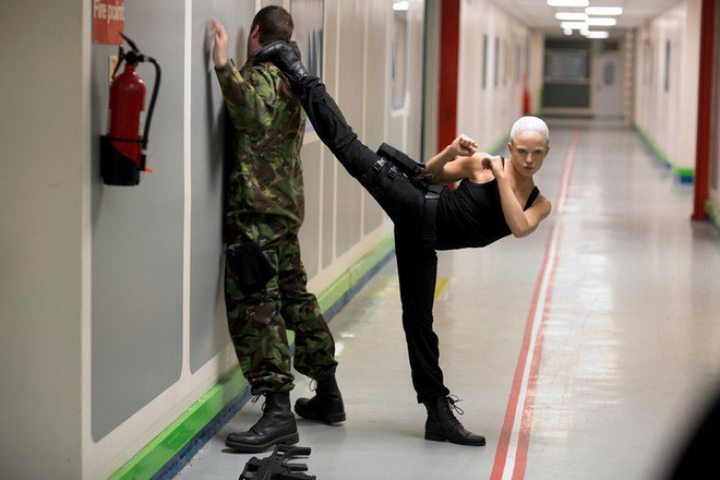 10 cỗ máy quyến rũ nhất trên màn ảnh rộng - Ảnh 7. 10 cỗ máy quyến rũ nhất trên màn ảnh rộng - Ảnh 7.