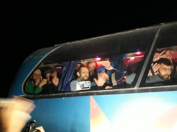 Chỉ 200 trong 5.000 tù nhân bị phe thánh chiến Syria bắt giữ còn sống sót ở Douma, Đông Ghouta ảnh 2