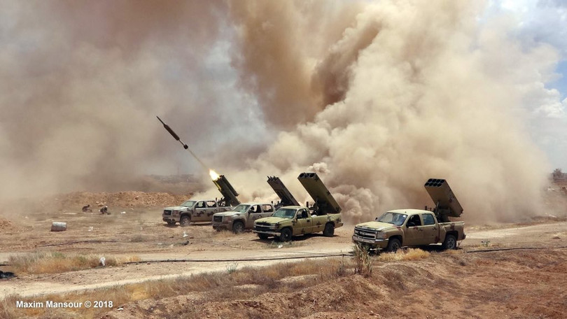 Các đơn vị pháo binh - tên lửa Syria tấn công.Anh minh họa Ivan Sidorenko