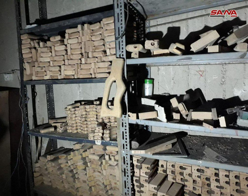 Quân đội Syria chiếm giữ nhà máy vũ khí lớn của phe thánh chiến ở “pháo đài” Douma ảnh 4