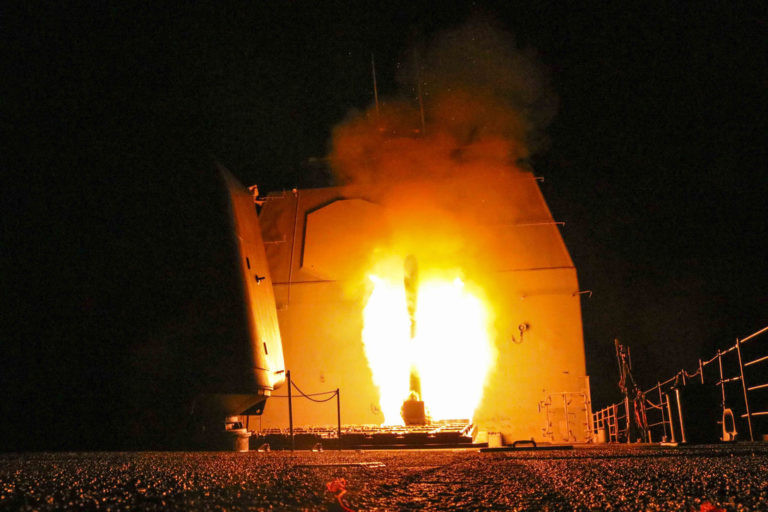 Tàu tuấn dương của Mỹ phóng tên lửa Tomahawk =- ảnh minh họa South Front