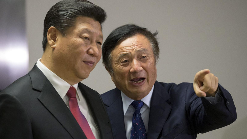 Giám đốc điều hành Huawei Nhậm Chính Phi và Chủ tịch Trung Quốc Tập Cận Bình. Ảnh: SCMP.