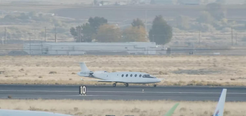 Alice là chiếc máy bay chở khách đầu tiên không khí thải carbon, vận hành ít tốn kém hơn nhiều so với các máy bay động cơ phản lực cánh quạt tương tự. Ảnh: EViation