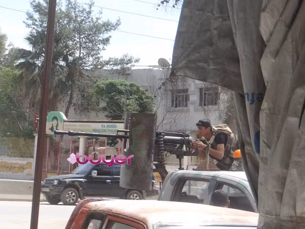 Cảnh sát người Kurd và NDF Syria giao chiến bất tuân luật pháp ở Qamishli