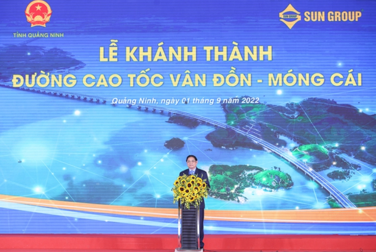 Thủ tướng Phạm Minh Chính phát biểu tại lễ khánh thành cao tốc Vân Đồn - Móng Cái (Ảnh: VGP)