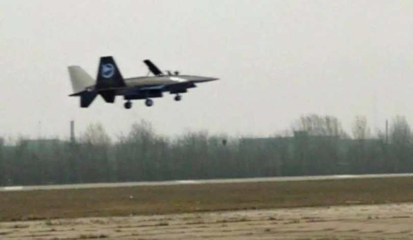 Drone Dark Sword trong một chuyến bay thử. Ảnh Aviation International News Drone Dark Sword trong một chuyến bay thử. Ảnh Aviation International News