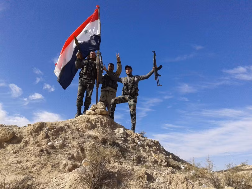 Lực lượng vũ trang địa phương NDF trên chiến trường 2 thị trấn bị bao vây trong tỉnh Idlib. Ảnh minh họa Masdar News