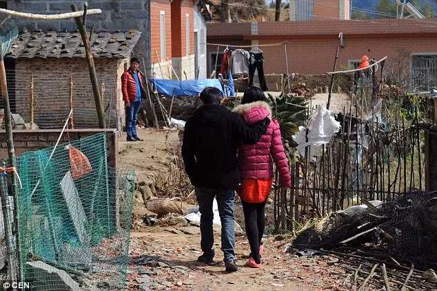 Nhiều cuộc hôn nhân “có yếu tố nước ngoài” của nam giới Trung Quốc chỉ kéo dài từ 3 ngày tới 6 tháng - Ảnh: CEN Nhiều cuộc hôn nhân “có yếu tố nước ngoài” của nam giới Trung Quốc chỉ kéo dài từ 3 ngày tới 6 tháng - Ảnh: CEN