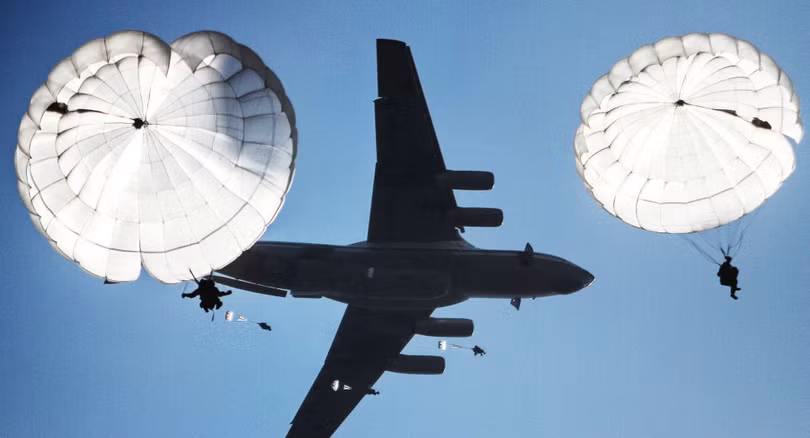 Lực lượng dù của Nga tập trận đổ bộ đường không