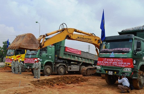 Trong lễ khởi công, chủ đầu tư đã đưa ra cam kết về chất lượngtuyến ống số 2. Ảnh:Võ Hải.