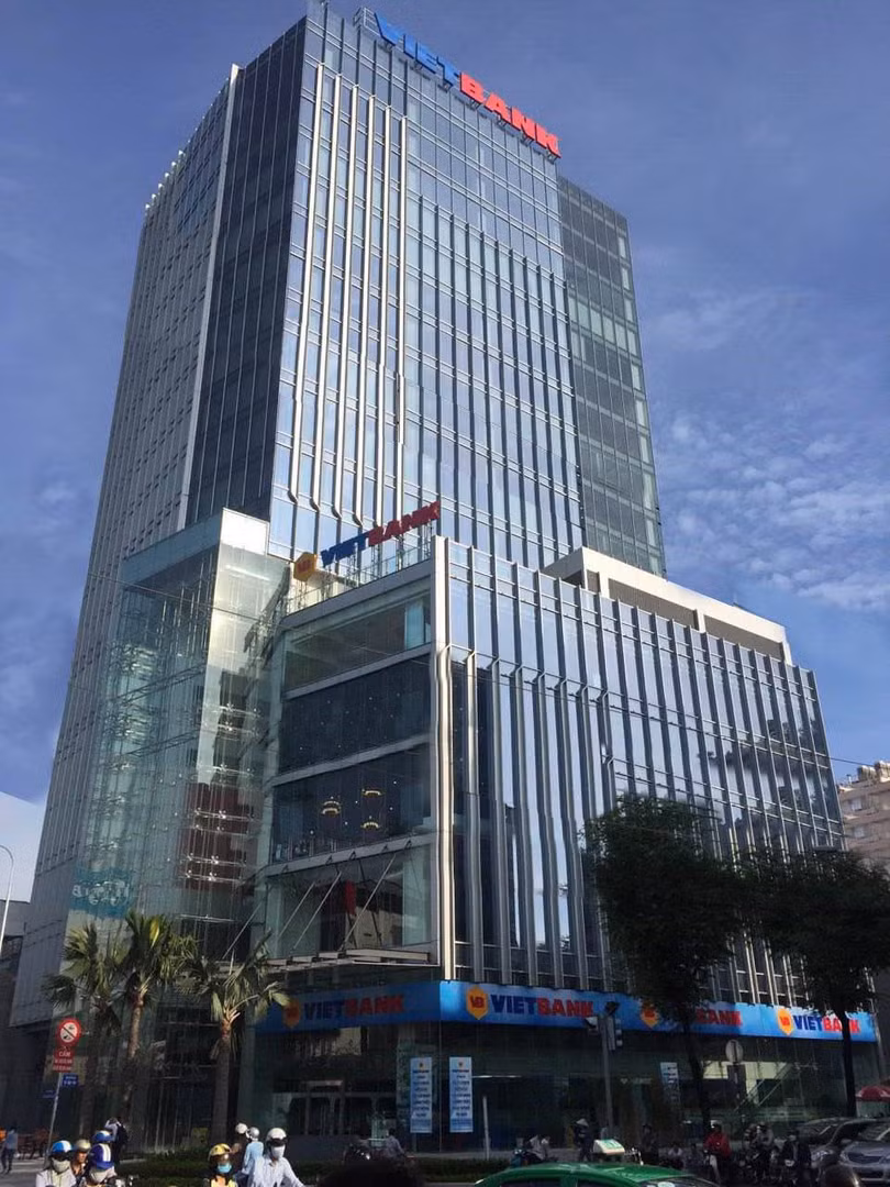 Tòa nhà Lim 2 (Tp. HCM) cũng là nơi đặt trụ sở chính của VietBank Tòa nhà Lim 2 (Tp. HCM) cũng là nơi đặt trụ sở chính của VietBank