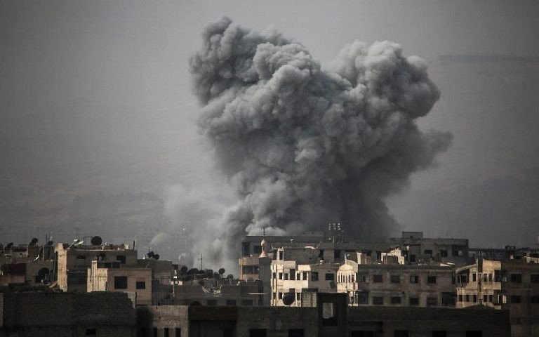 Quân đội Syria đánh phá dữ dội phiến quân cố thủ ven Damascus (video) ảnh 1