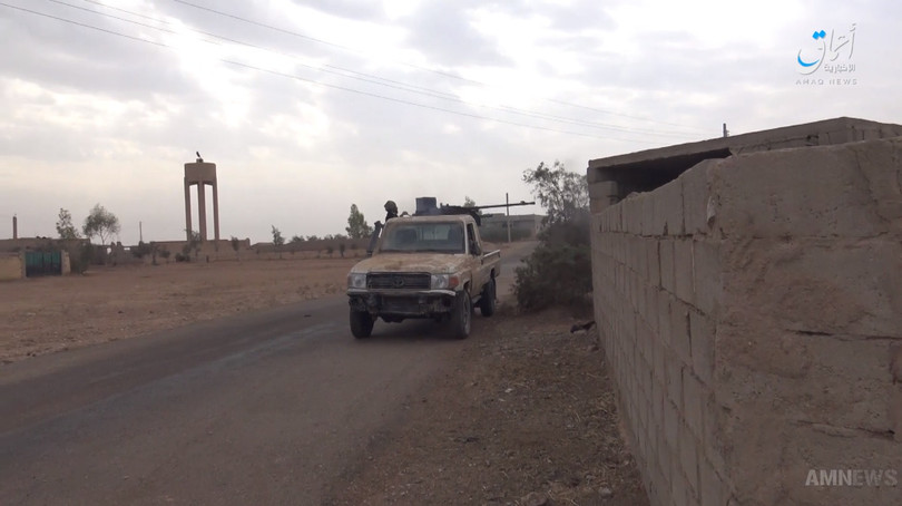 Các phần tử khủng bố IS tiếp tục phản công trên chiến trường thành phố Abu Kamal - ảnh video Amaq