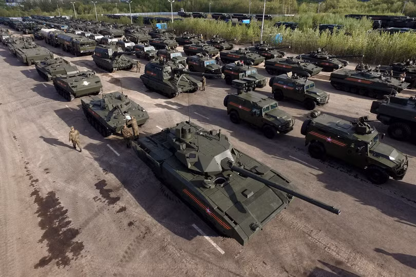Nga "chỉ có" 25.000 xe tăng thiết giáp và 4.000 pháo phản lực ảnh 1