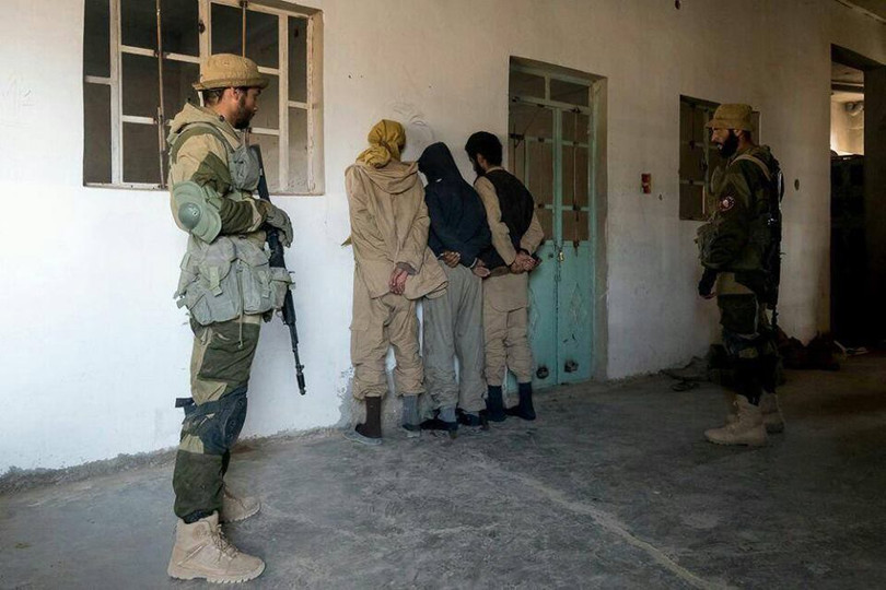 Chiến sự Syria: Đặc nhiệm “Săn IS” bắt sống 250 phiến quân IS ảnh 10