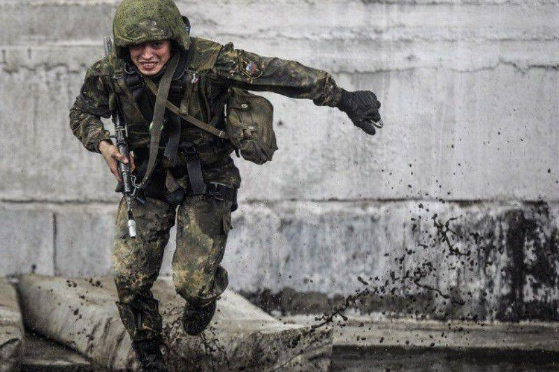 Nghẹt thở xem Nga rèn lính đặc nhiệm “mũ đỏ” (ảnh - video) ảnh 10